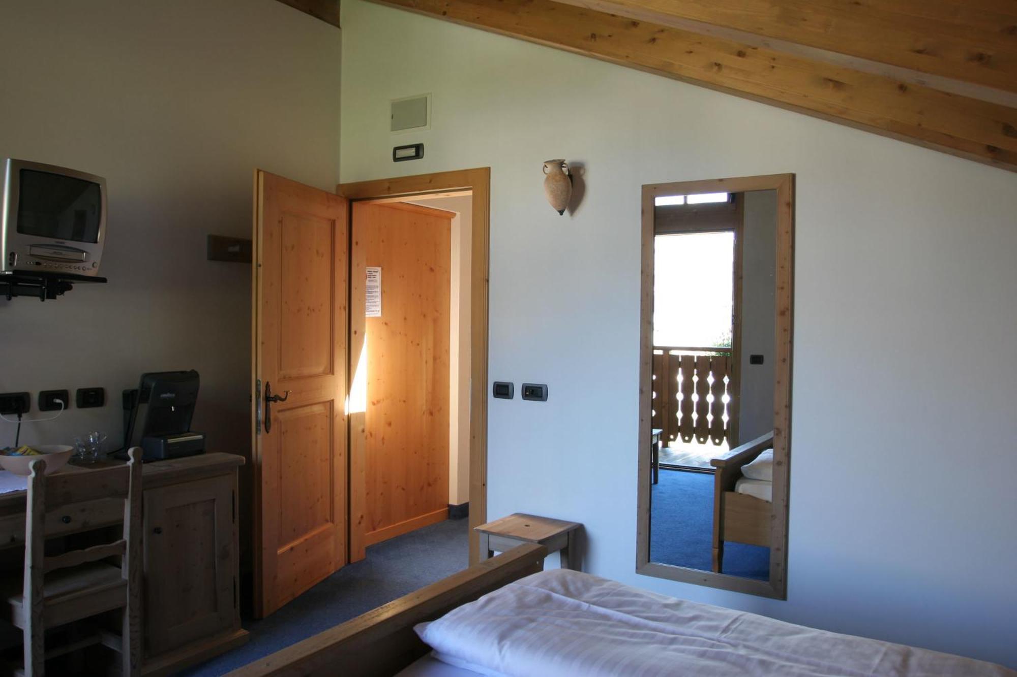 Chalet Mattias Λιβίνιο Δωμάτιο φωτογραφία
